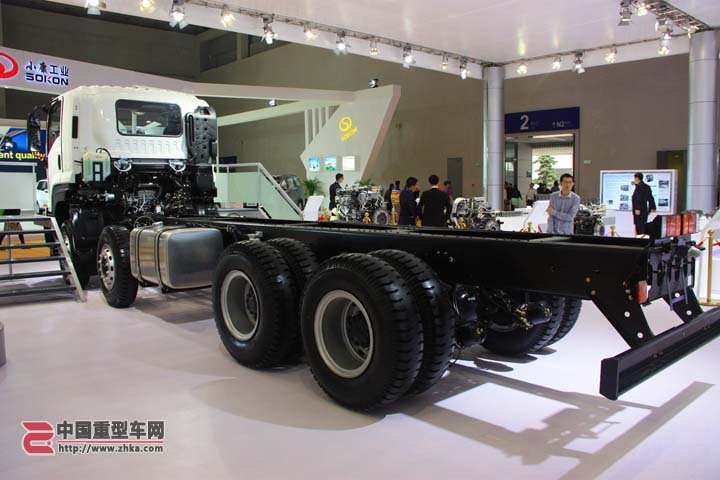 598-140R20Z226425.jpg