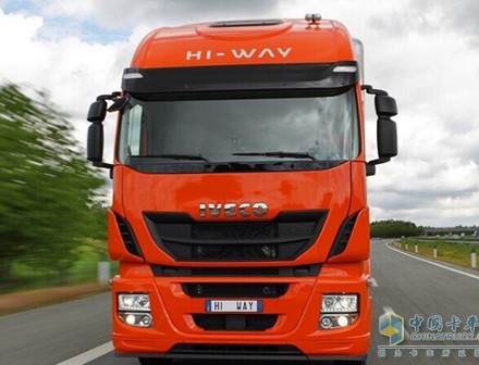 SStralis Hi-Way ǉ(mng)Nڷx