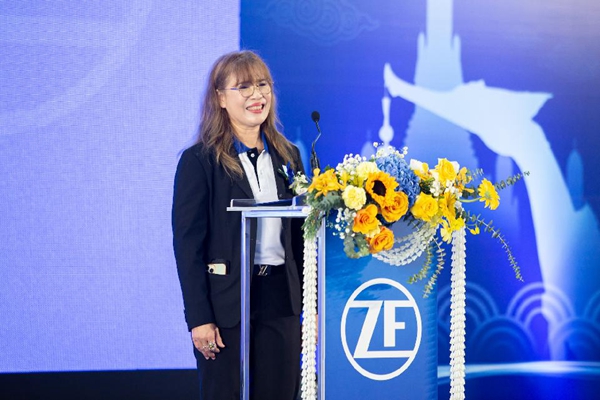 DƬ9.jpg
